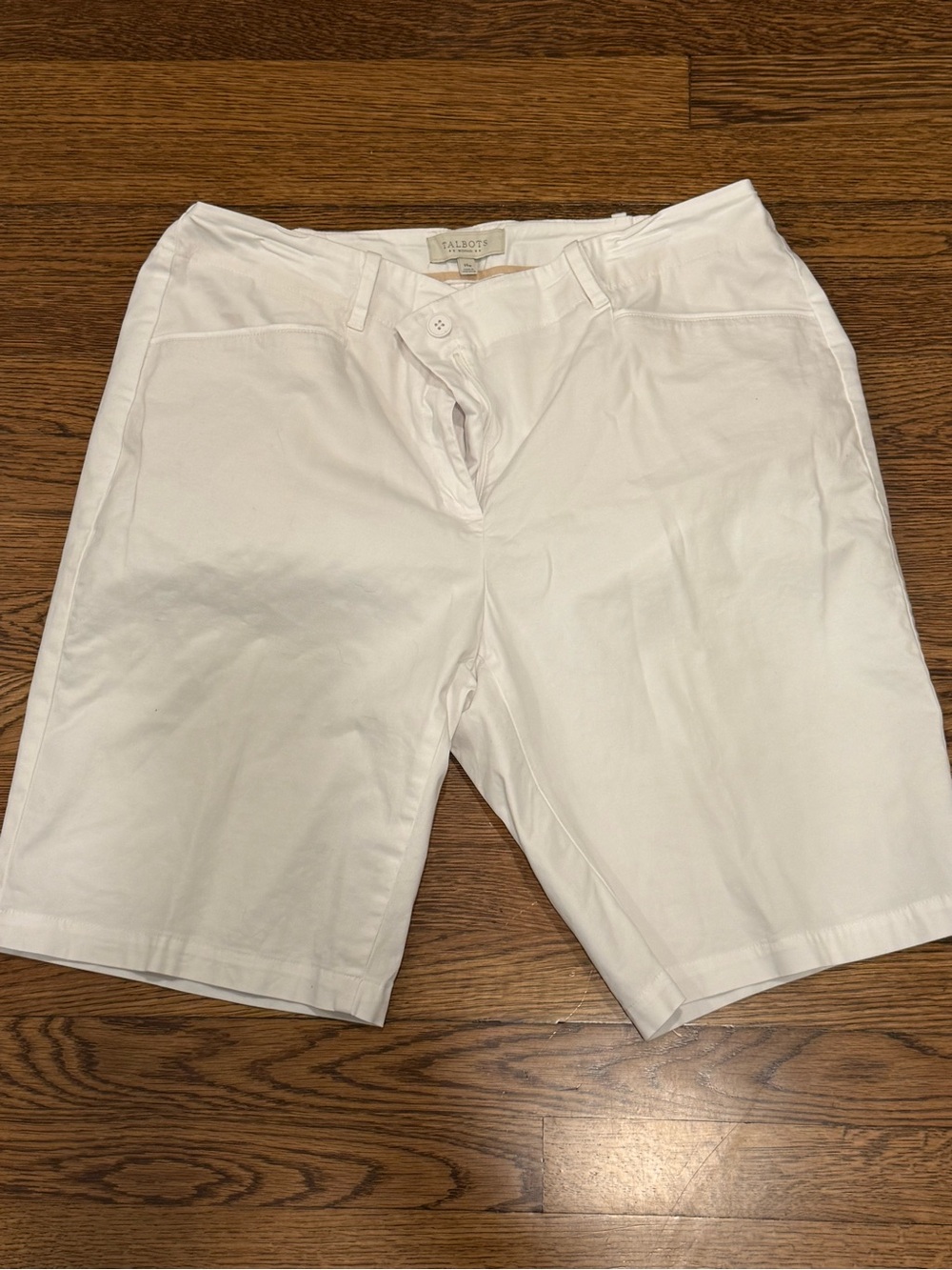 Talbots. White Bermuda Shorts. Size 14w. GUC. Elastic Band, Button, &zip Closure